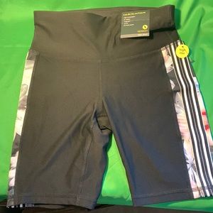NWT WONENS/JUNIORS XERSION BIKE SHORTS BLACK SZ S UPF 50 SIDE POCKETS NICE!!